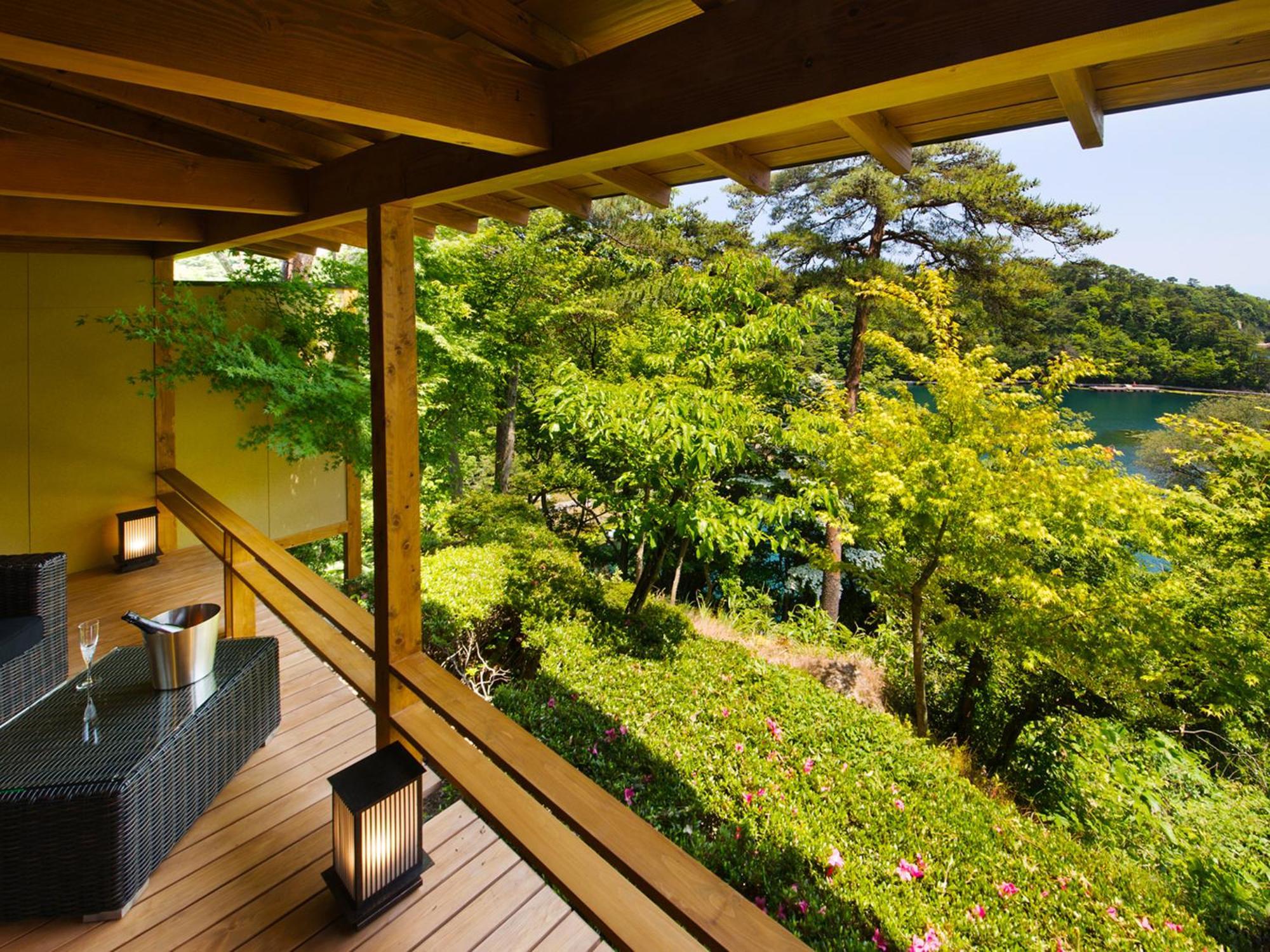 Noto Hyakurakusou Hotel Bilik gambar