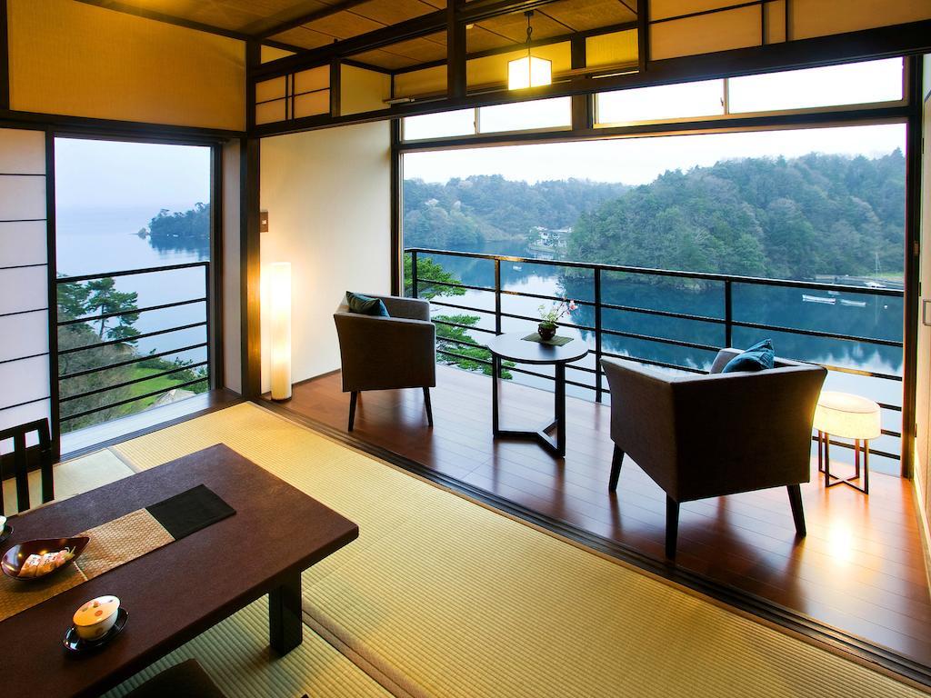 Noto Hyakurakusou Hotel Bilik gambar